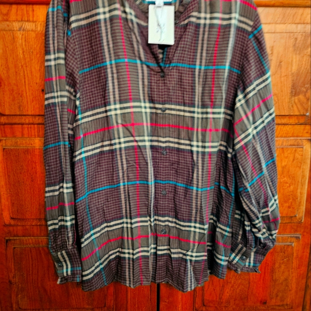 Tommy Hilfiger shirt.